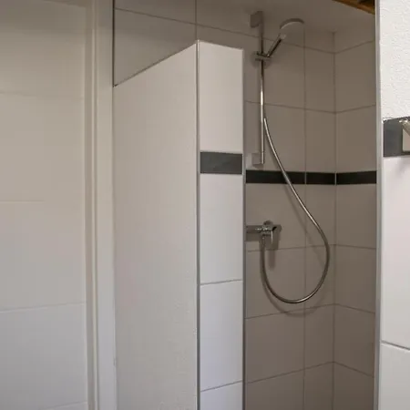 1 Apartment *