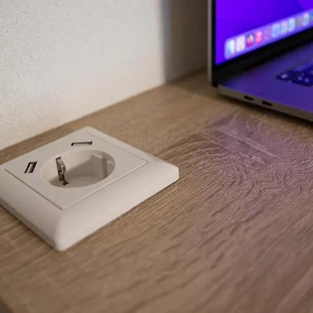 1 Διαμέρισμα *